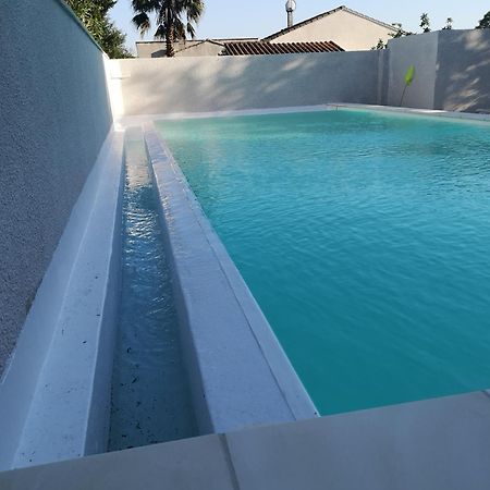 Appartement Dans Villa Avec Piscine Et Jardin Marguerittes Exteriér fotografie